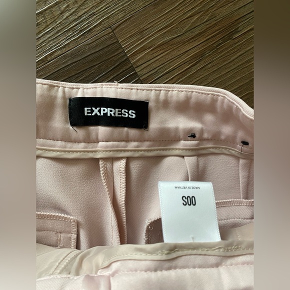 Pale pink capri pants from express - Picture 4 of 5